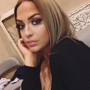 Meet your Posher, Jacqueline